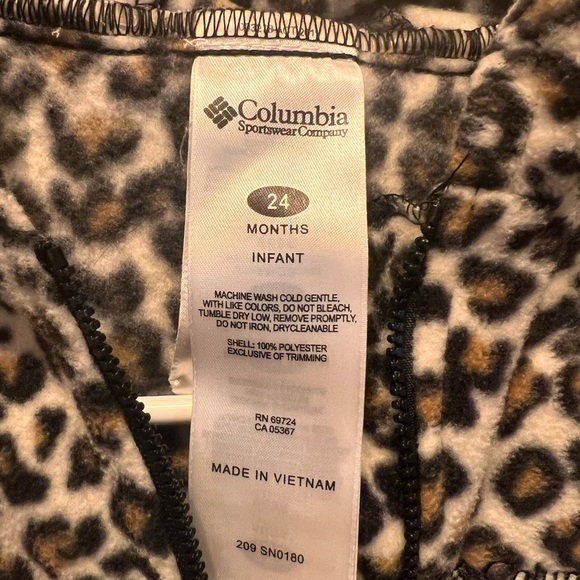 24mos. Columbia outer wear, hooded with foldable hand and foot cuffs. - Picture 1 of 3